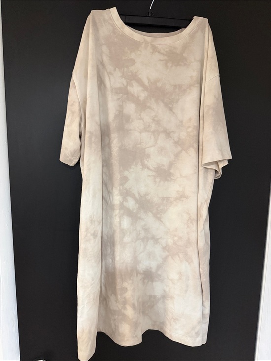 Dresses & Skirts - Neutral Tie-Dye Oversized Tee Dress